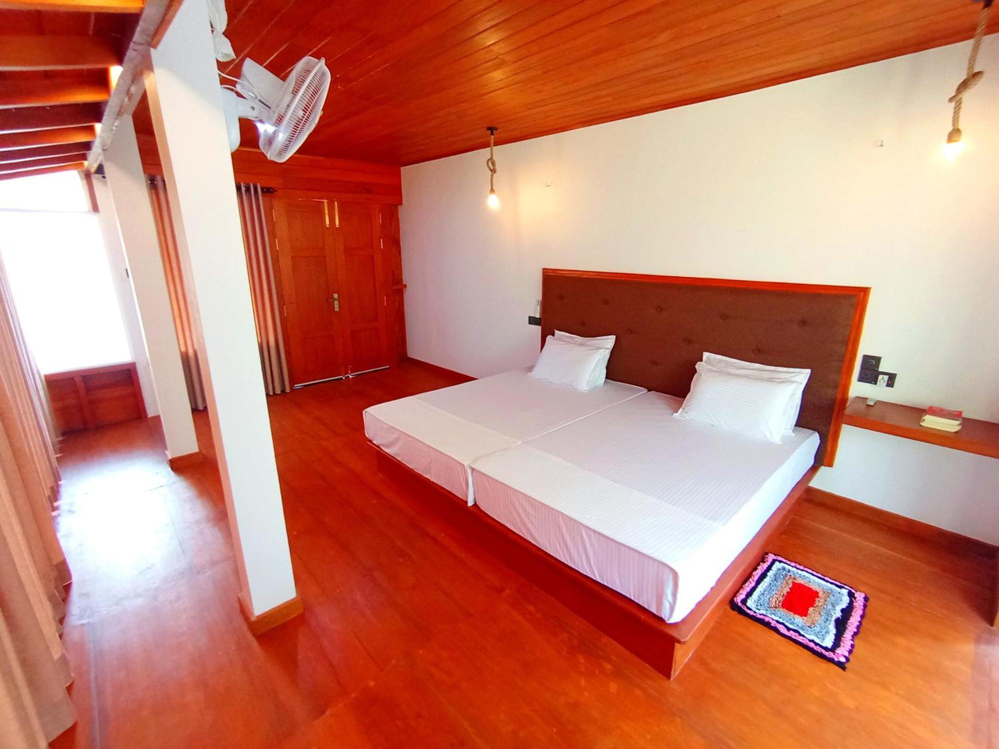Thusara Guesthouse Mirissa Exterior photo