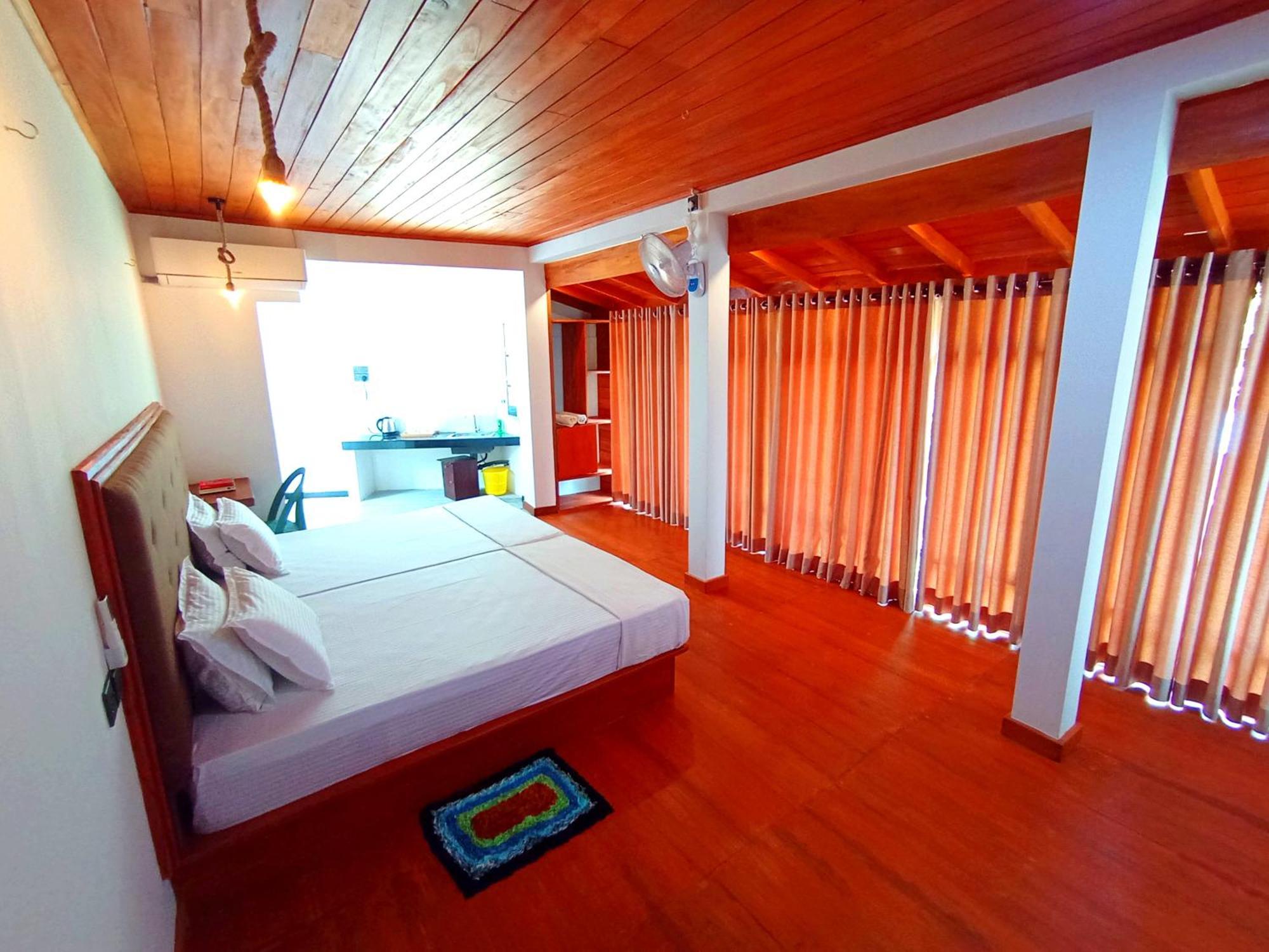 Thusara Guesthouse Mirissa Exterior photo