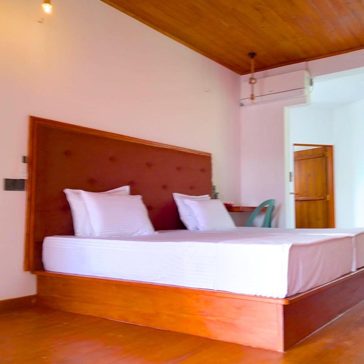 Thusara Guesthouse Mirissa Exterior photo