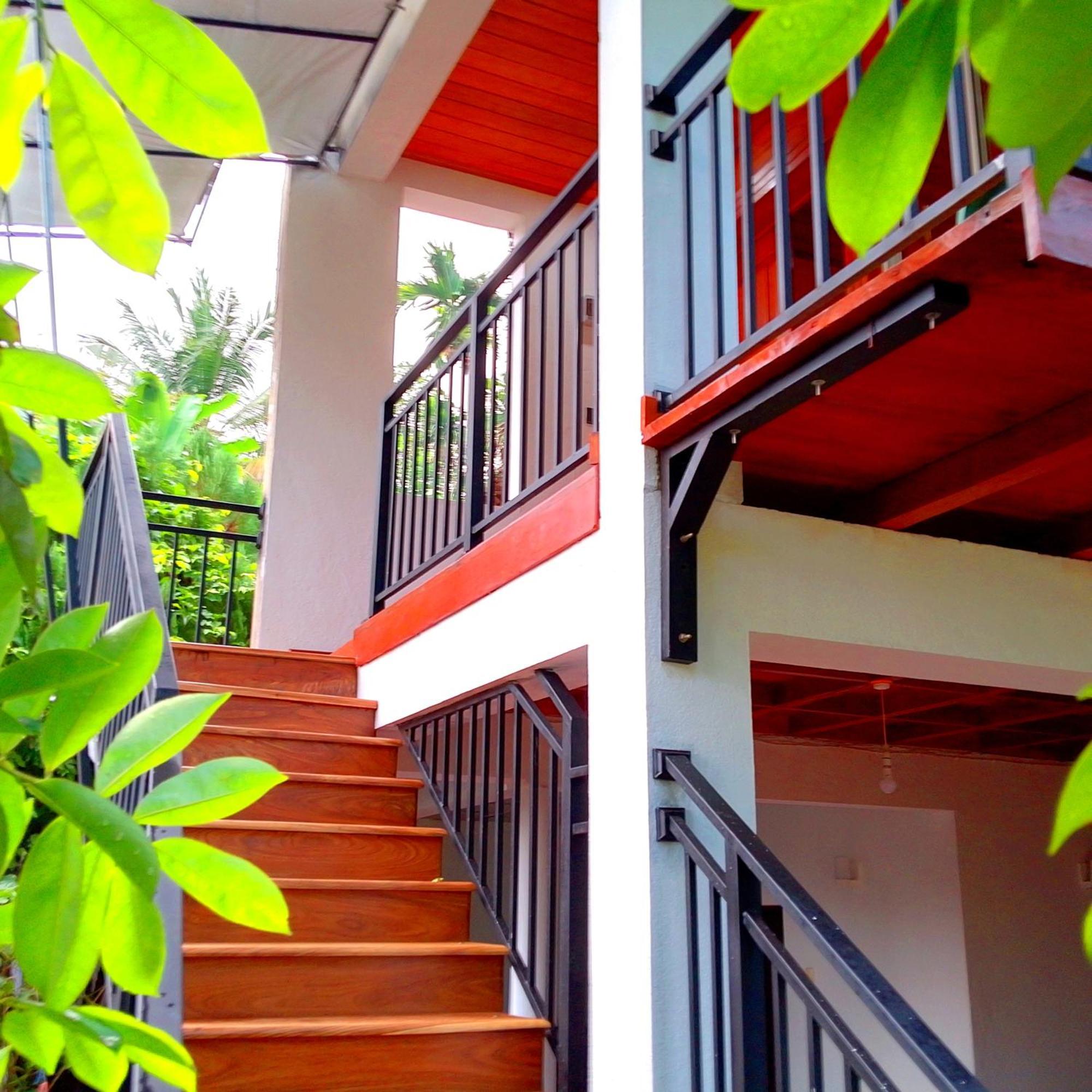 Thusara Guesthouse Mirissa Exterior photo