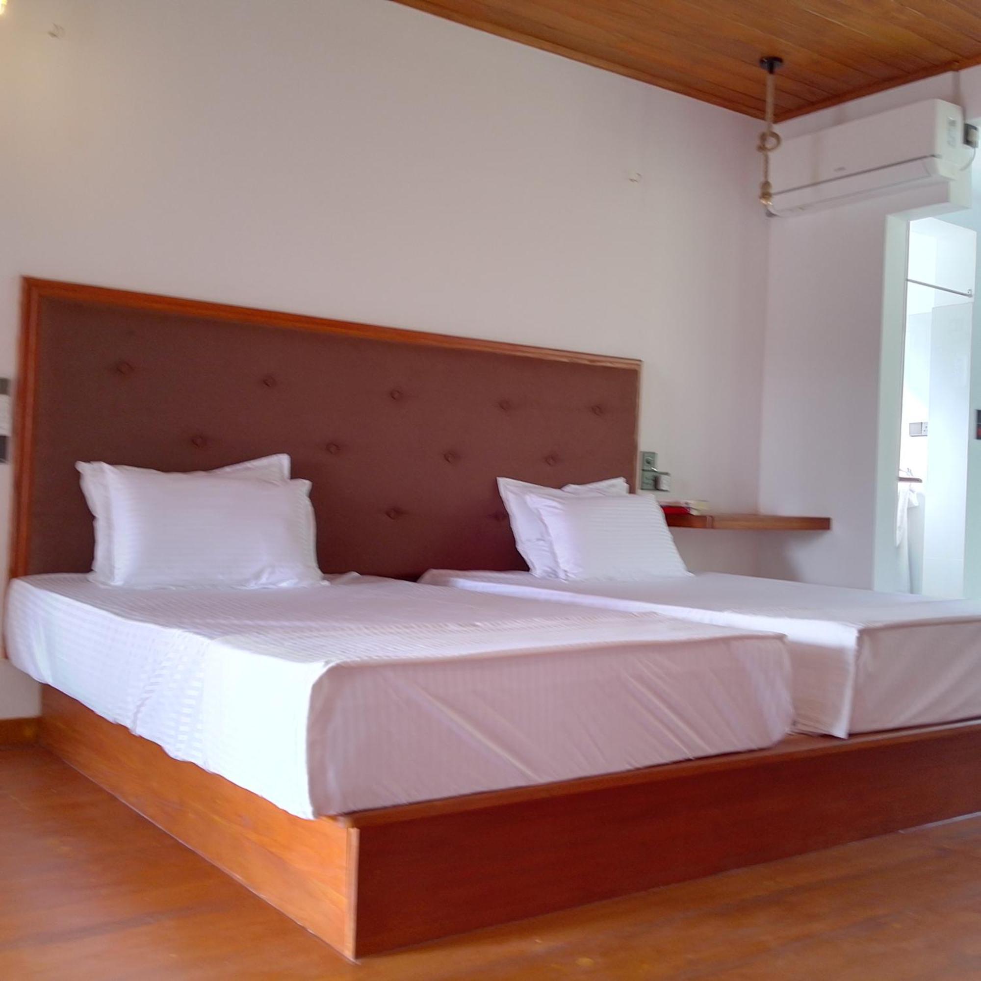 Thusara Guesthouse Mirissa Exterior photo