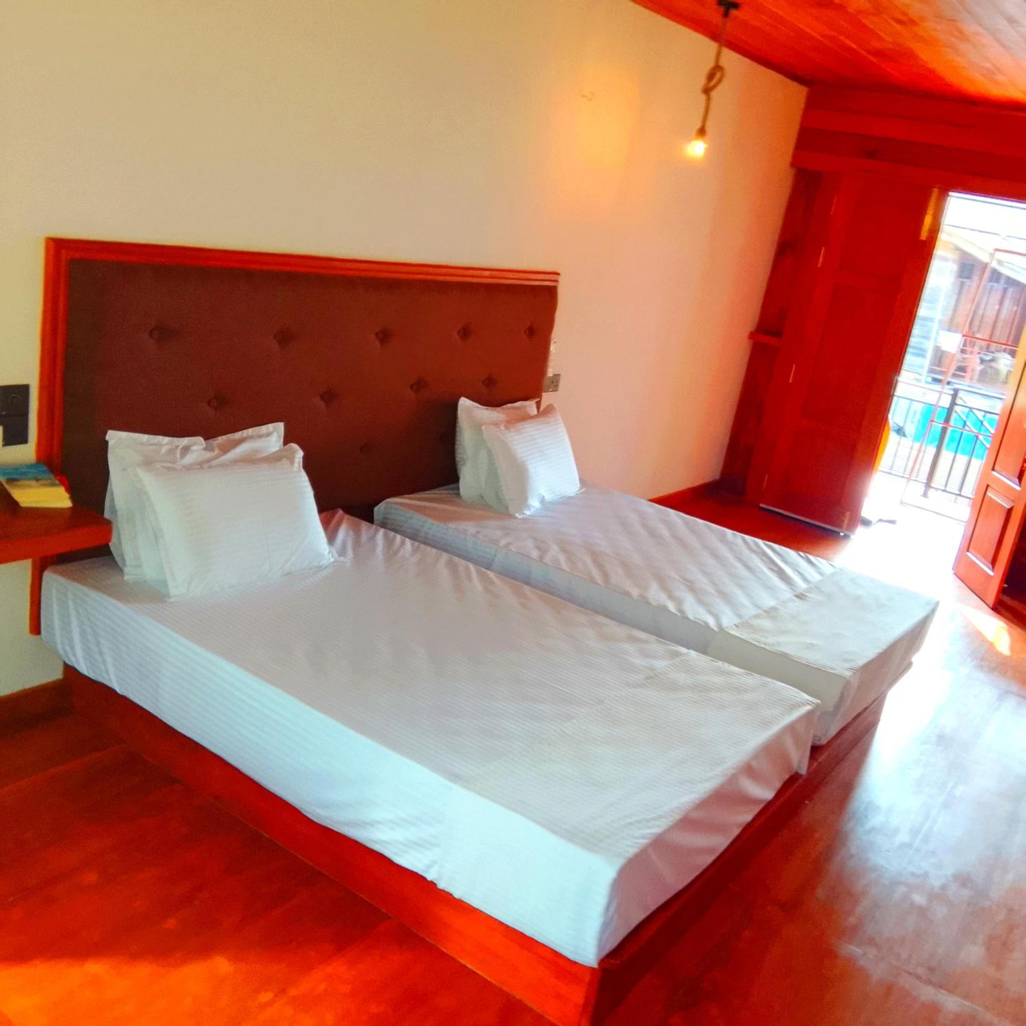 Thusara Guesthouse Mirissa Exterior photo