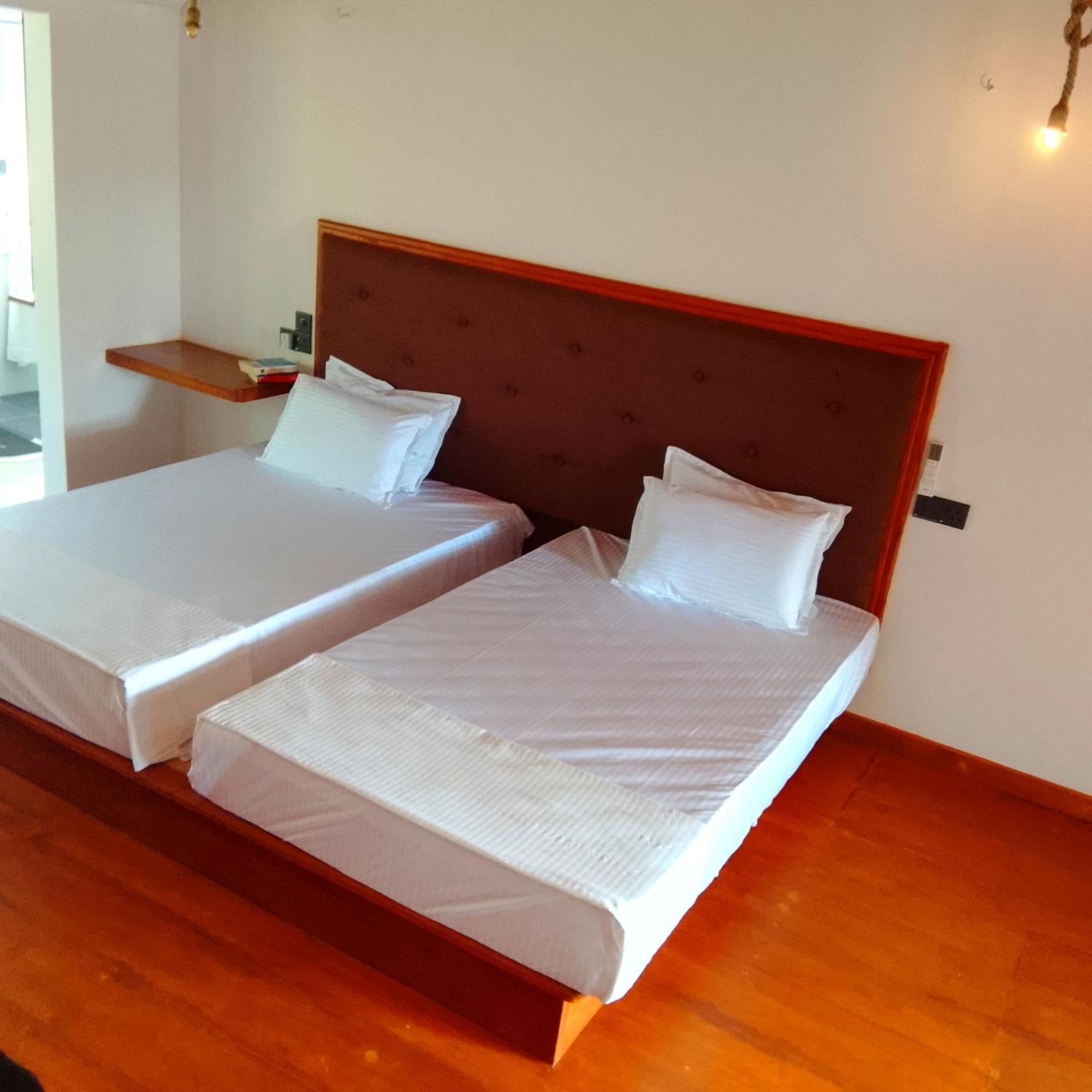 Thusara Guesthouse Mirissa Exterior photo