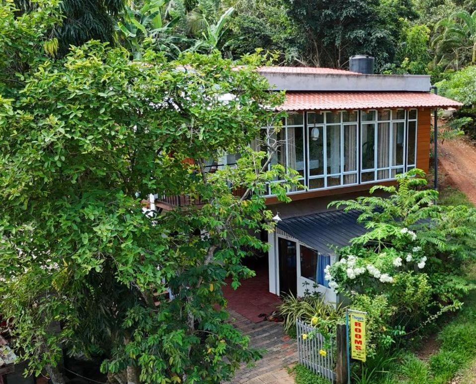 Thusara Guesthouse Mirissa Exterior photo