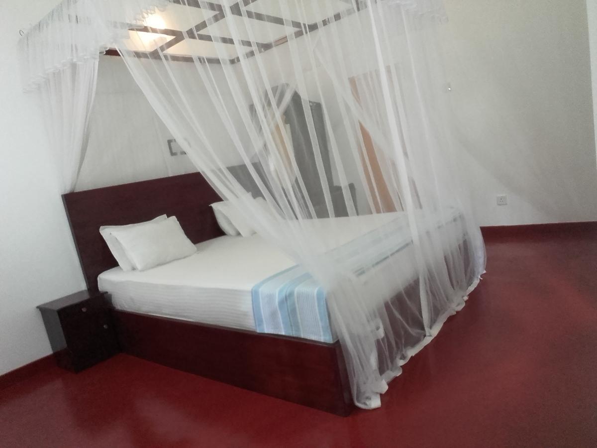 Thusara Guesthouse Mirissa Exterior photo