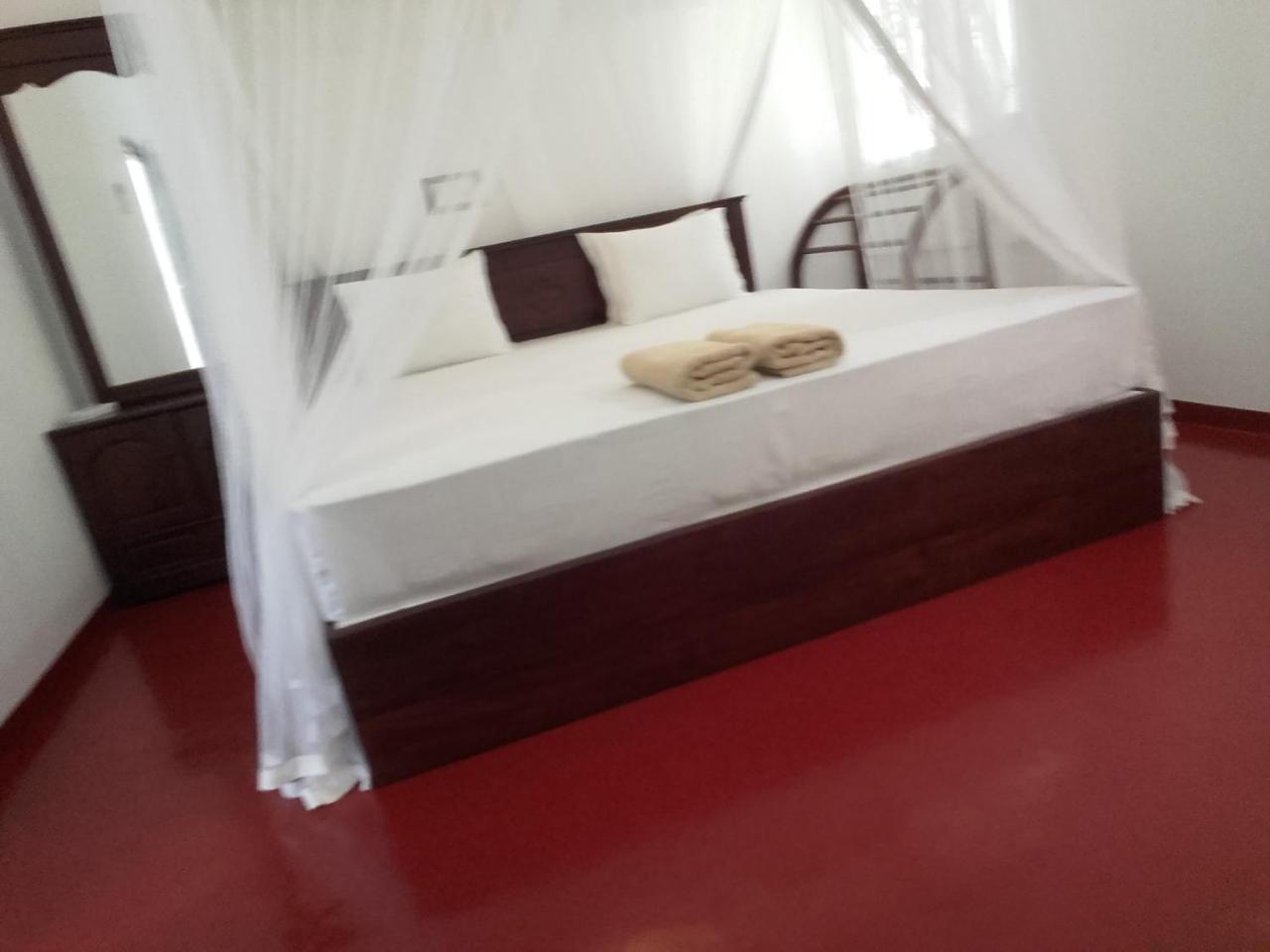 Thusara Guesthouse Mirissa Exterior photo